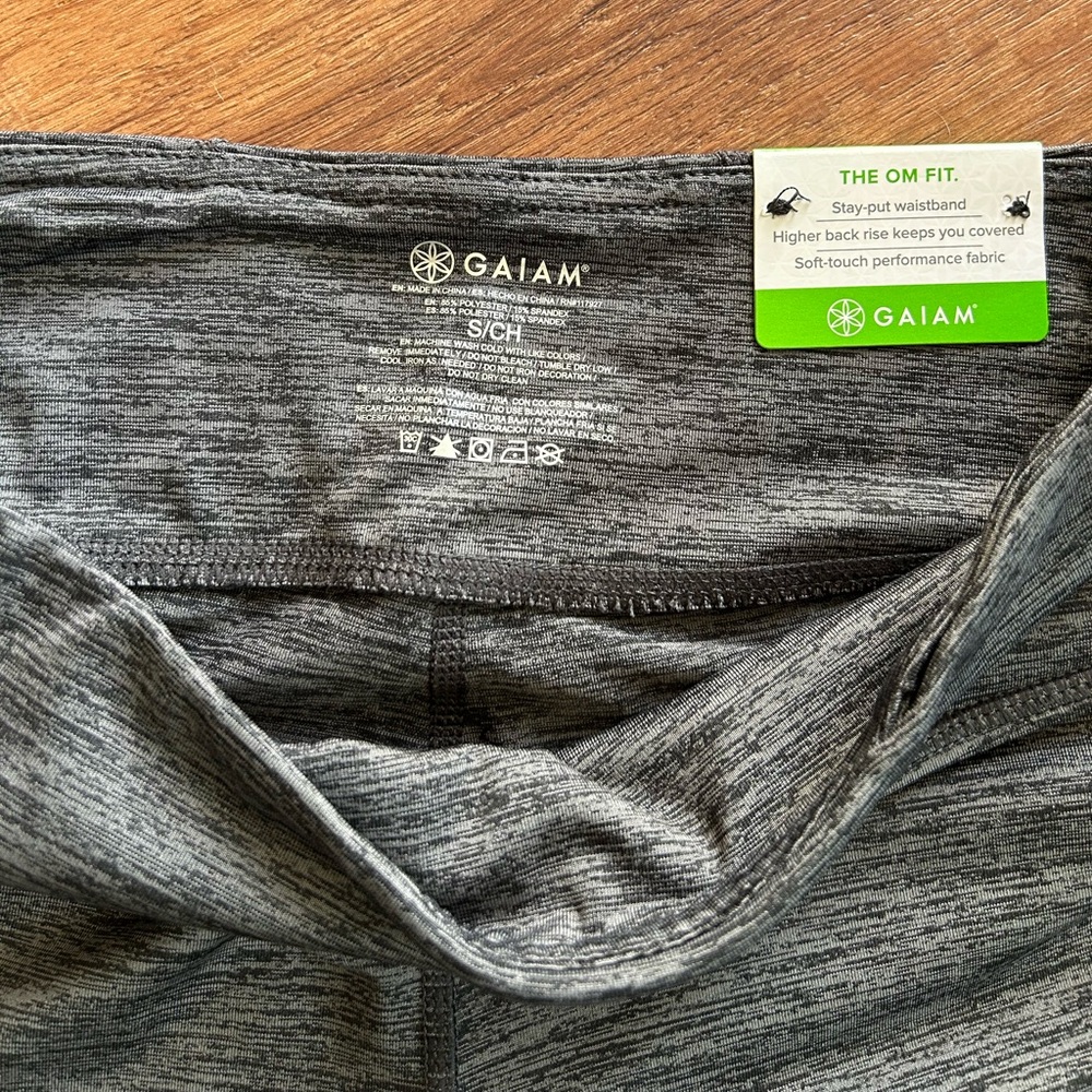 NWT Gaiam Women's Gray Shorts size Small - Picture 4 of 5